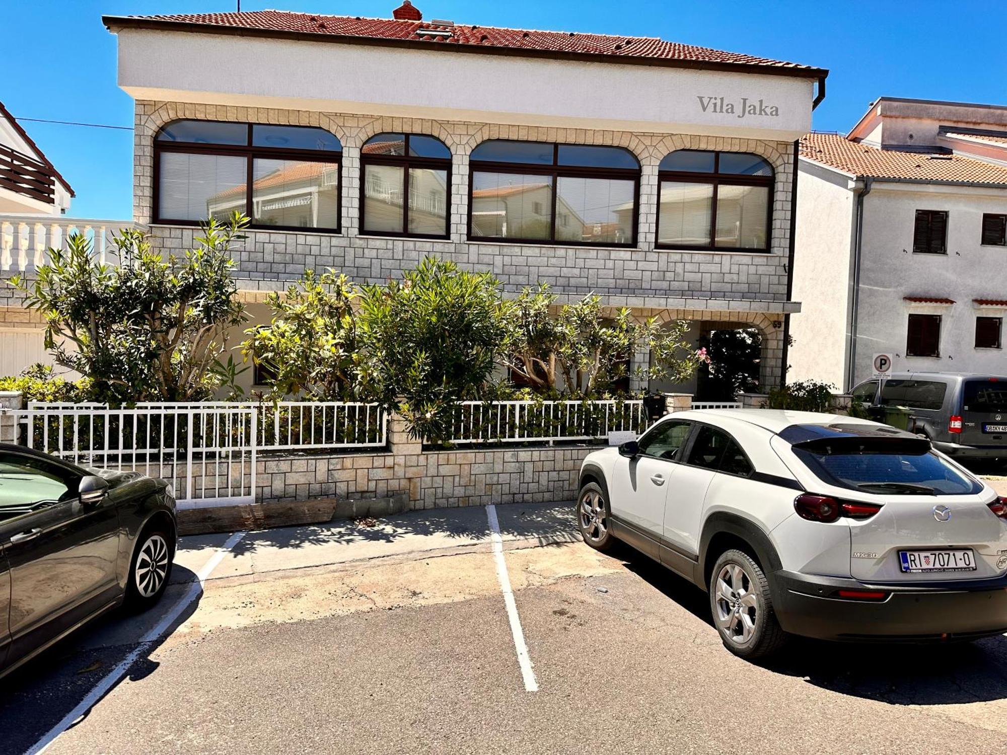 Apartament Jaka *